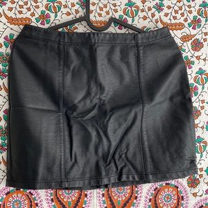 “Forever 21” faux leather mini skirt